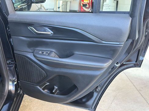 Used 2023 Jeep Grand Cherokee Altitude AWD/4WD image 15