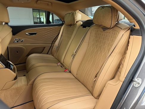 Used 2021 Bentley Flying Spur W12 AWD/4WD image 33