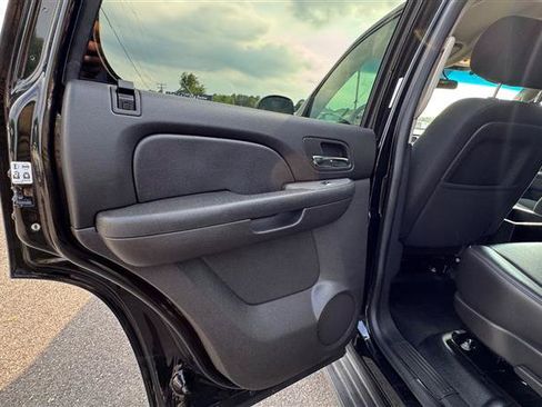 Used 2013 Chevrolet Tahoe 4WD image 34