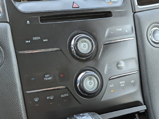 Used 2016 Ford Taurus SEL w/ Equipment Group 201A FWD image 27