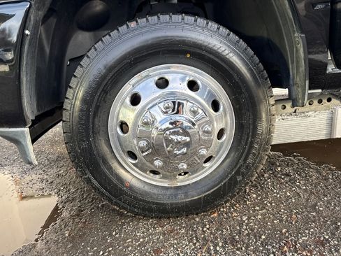 Used 2023 RAM 3500 Laramie image 27