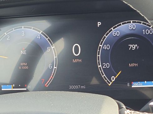 Used 2025 Jeep Grand Cherokee Altitude image 22