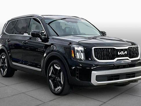 Used 2023 Kia Telluride EX w/ EX Captain's Chair Package FWD image 3