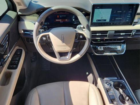 Used 2023 Lincoln Corsair FWD image 13