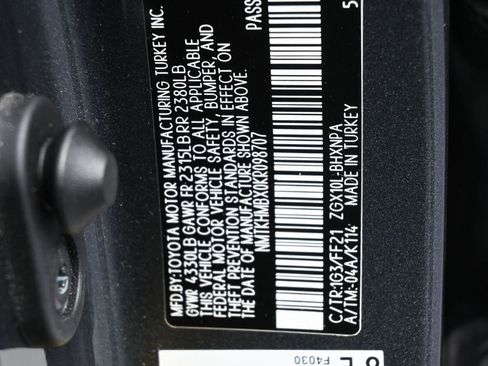 Used 2019 Toyota C-HR XLE FWD image 16