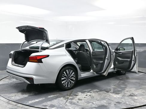 Used 2024 Nissan Altima 2.5 SV image 55