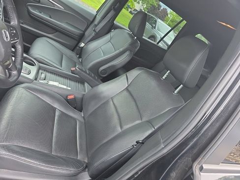 Used 2023 Honda Passport EX-L image 10