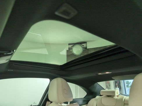 Used 2025 BMW 230i Coupe w/ Convenience Package image 12