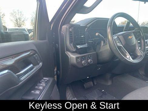 Used 2024 Chevrolet Silverado 3500 LT image 27