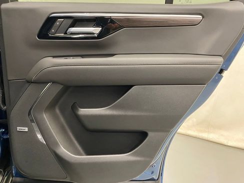 New 2026 Chevrolet Tahoe Premier w/ Sun And Tow Package AWD/4WD image 13
