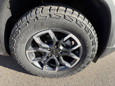 Used 2025 Chevrolet Equinox ACTIV w/ Safety and Technology Package image 10