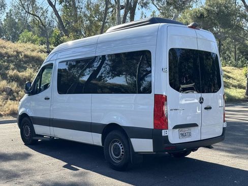 Used 2024 Mercedes-Benz Sprinter 2500 image 3