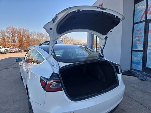 Used 2020 Tesla Model 3 Standard Range Plus image 62