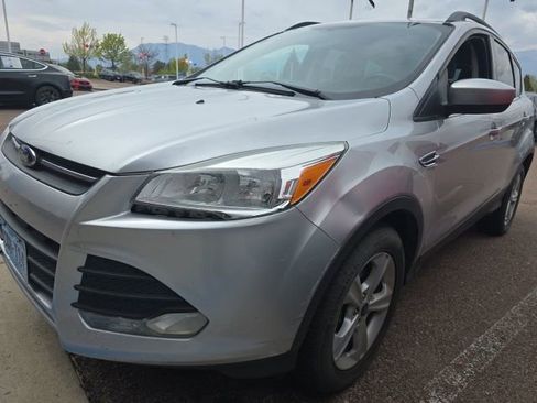 Used 2014 Ford Escape SE w/ Equipment Group 201A image 2