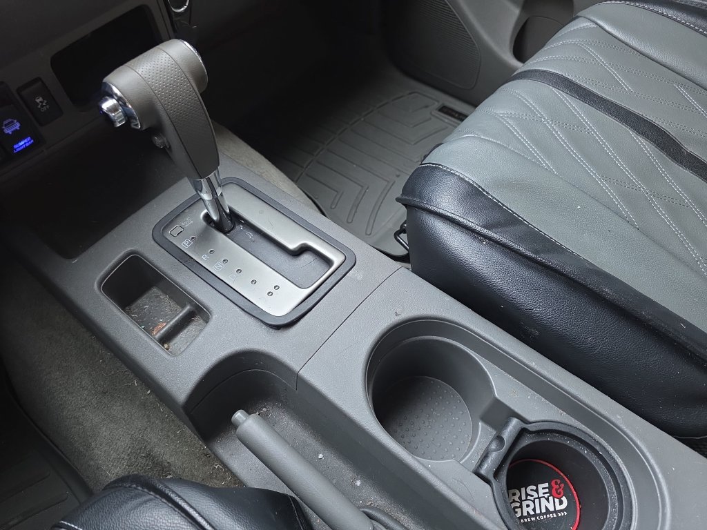 Used 2014 Nissan Frontier SV RWD image 28
