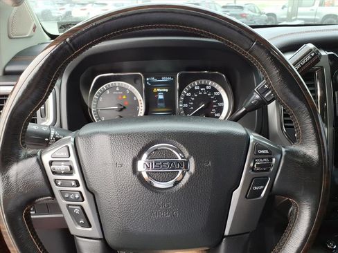 Used 2018 Nissan Titan Platinum Reserve w/ Platinum Utility Package AWD/4WD image 17