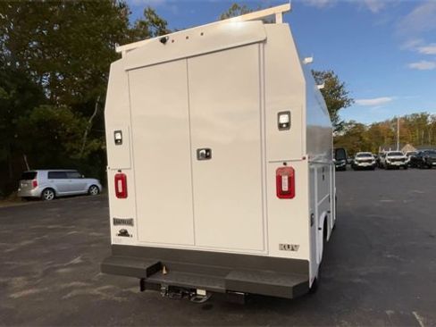 New 2025 GMC Savana 3500 w/ Power Convenience Package image 8