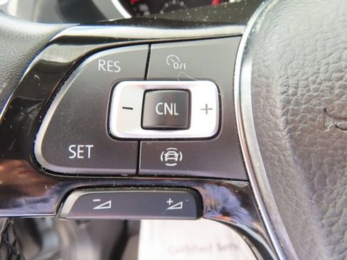 Used 2020 Volkswagen Tiguan SE w/ Panoramic Sunroof Package AWD/4WD image 17