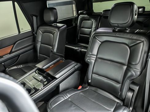 Used 2020 Lincoln Navigator Reserve RWD image 17