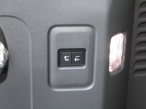 Used 2024 Land Rover Defender 130 X image 55