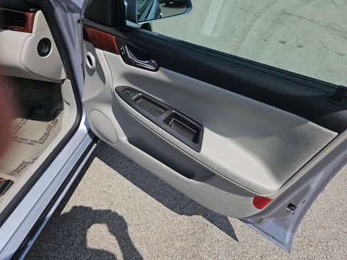 Used 2006 Chevrolet Impala LT FWD image 13