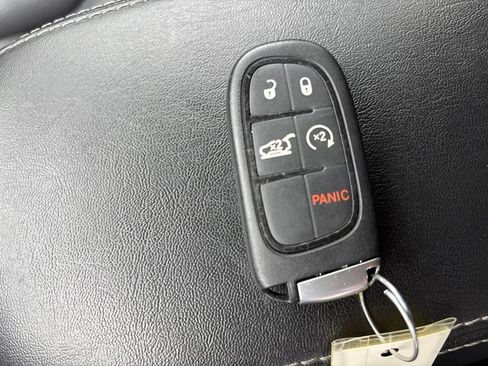 Used 2023 Jeep Cherokee Altitude Lux AWD/4WD image 31