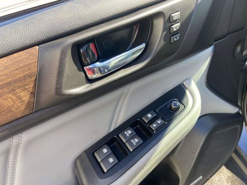 Used 2018 Subaru Outback 2.5i Limited image 9