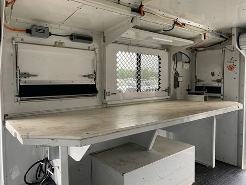 Used 2019 Ford E-350 and Econoline 350 Super Duty RWD image 25