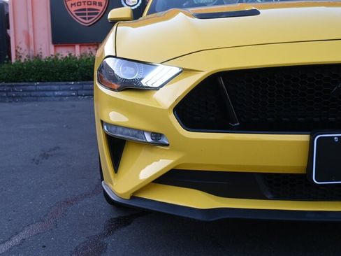 Used 2018 Ford Mustang GT image 3