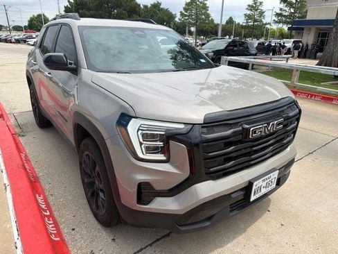 Used 2026 GMC Terrain Elevation w/ Elevation Premium Package FWD image 3