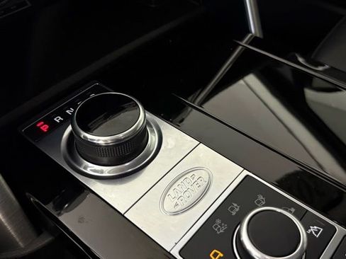 Certified 2017 Land Rover Discovery HSE image 27