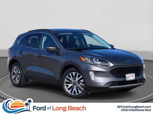 Used 2022 Ford Escape Titanium image 1