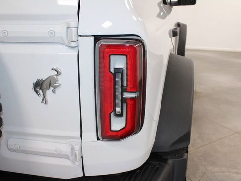 Used 2024 Ford Bronco Badlands image 14