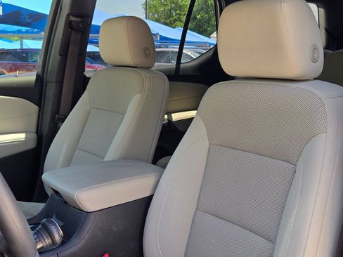 Used 2022 Chevrolet Traverse LS FWD image 13