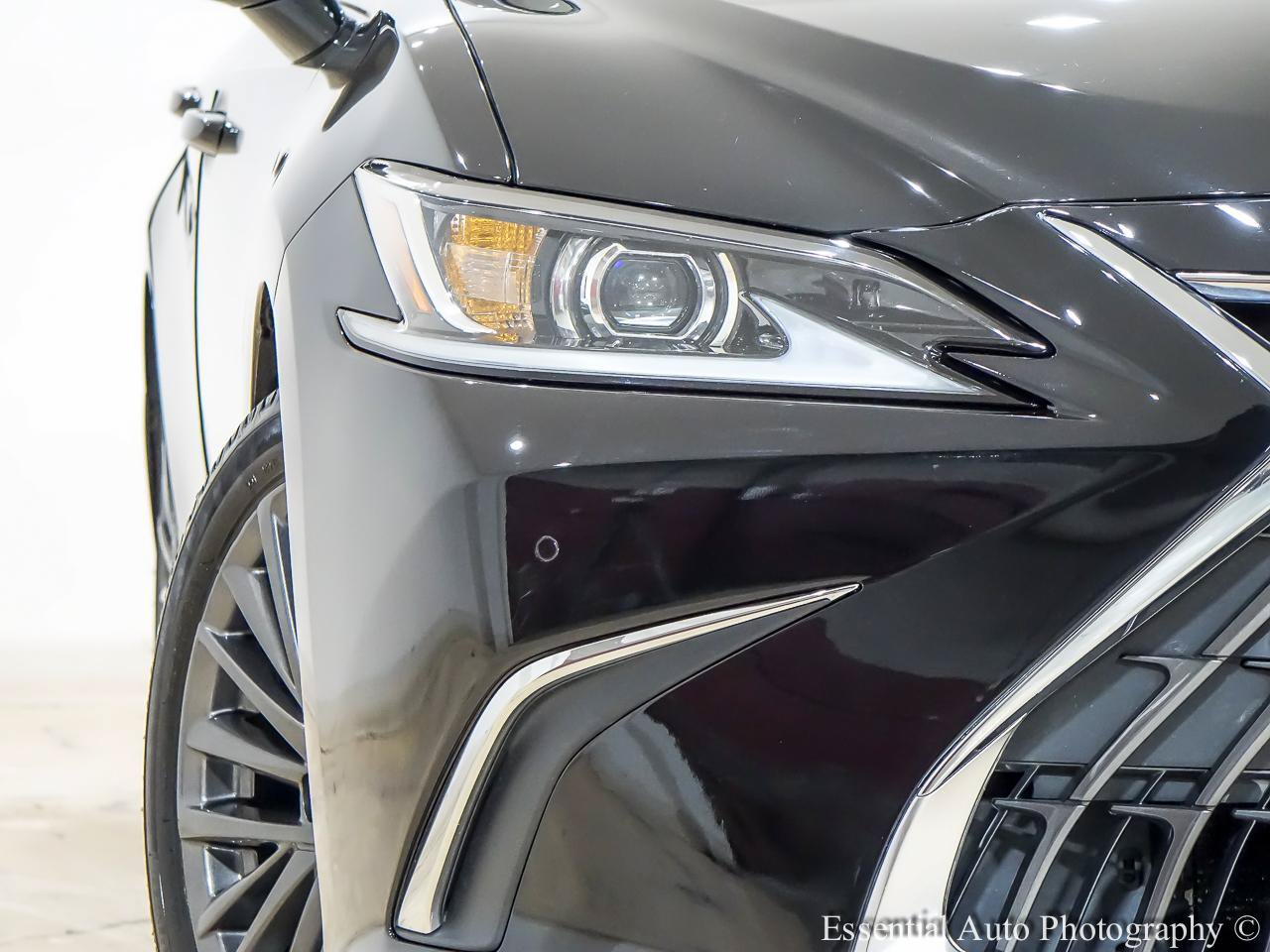Used 2023 Lexus ES 350 w/ Premium Package FWD image 6