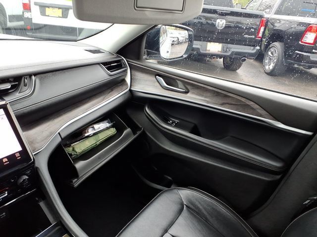 Used 2023 Jeep Grand Cherokee L Limited AWD/4WD image 20