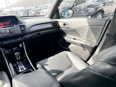 Used 2016 Honda Accord Sport image 24