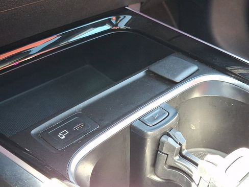 Certified 2022 Mercedes-Benz GLB 250 4MATIC w/ AMG Line image 25