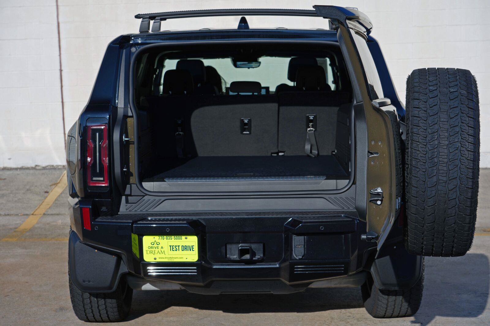 Used 2025 GMC Hummer EV 3X w/ LPO, Roof Cross Rail Package AWD/4WD image 10