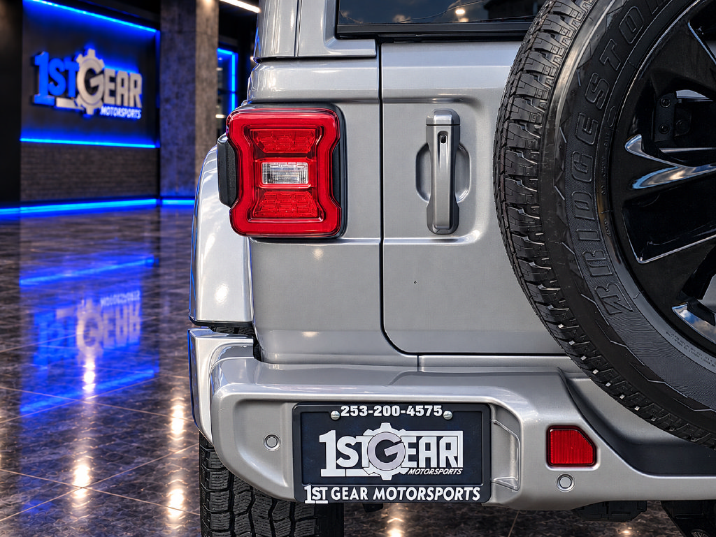 Used 2021 Jeep Wrangler Unlimited Sahara AWD/4WD image 13