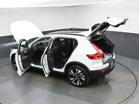 New 2026 Volvo XC40 B5 Plus w/ Climate Package AWD/4WD image 50