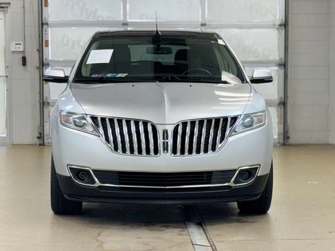 Used 2015 Lincoln MKX FWD w/ Equipment Group 102A image 2