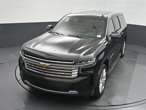 Used 2024 Chevrolet Suburban High Country AWD/4WD image 46