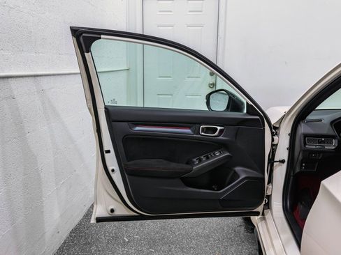 Used 2025 Honda Civic Type R image 9