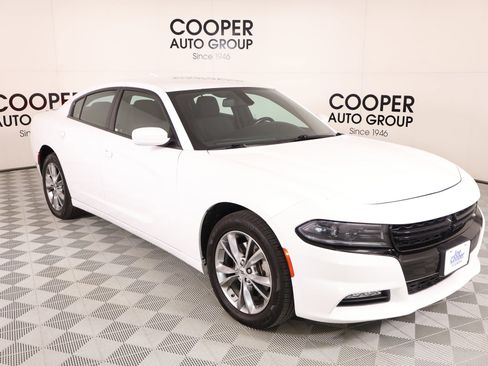 Used 2022 Dodge Charger SXT image 1