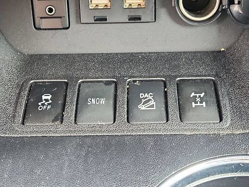 Used 2019 Toyota Highlander Limited AWD/4WD image 25