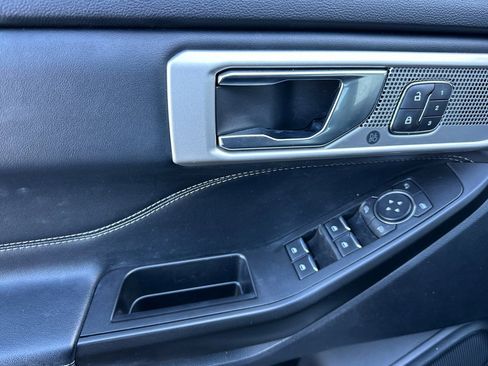 Used 2020 Ford Explorer Limited image 11