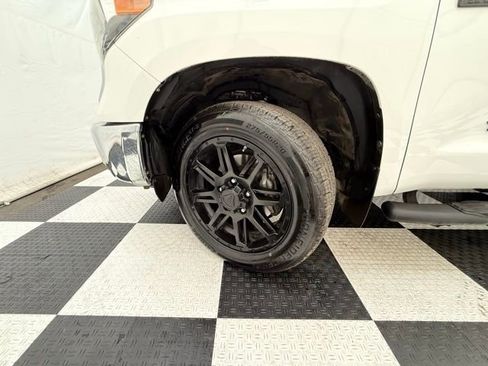 Used 2020 Toyota Tundra SR5 w/ SR5 Upgrade Package image 9