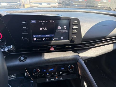 Used 2025 Hyundai Elantra Sport FWD image 21