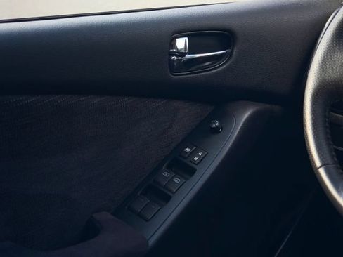 Used 2012 Nissan Altima 2.5 S w/ 20th Anniversary Pkg FWD image 14